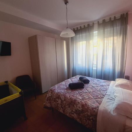 P In Centro Apartment Sestri Levante Luaran gambar